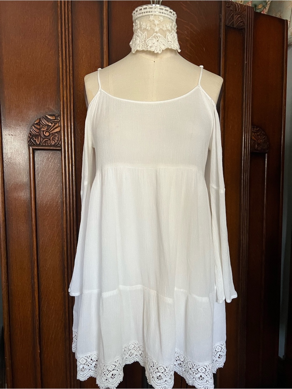 Chloe K White Cold-Shoulder Crochet Hem Mini Dress/Top